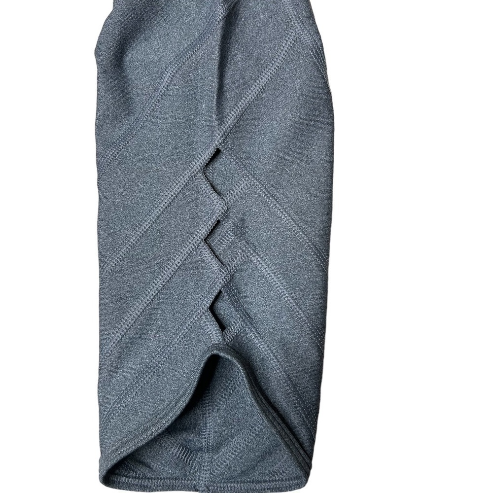 2/$30 Under Armour Gray HeatGear High-Rise Cutout Compression Crop Legging Sz M - Picture 10 of 10
